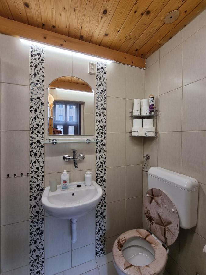 Little Cozy Apartman Miskolc Exterior foto